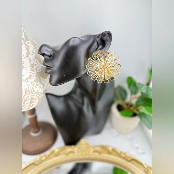 Statement Gold Flower Earrings with Cubic Zirconia – Bold Bloom Design - Picture 5 of 10